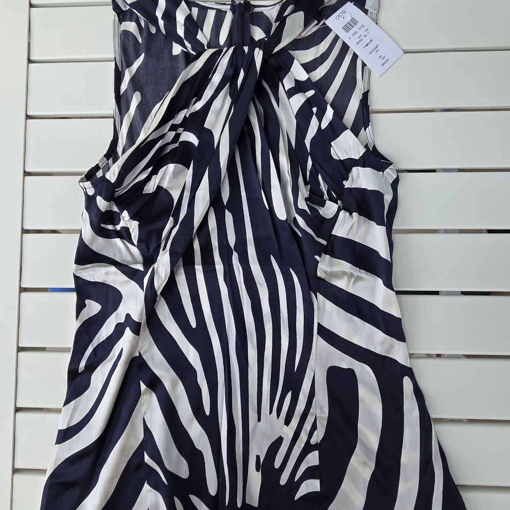 NWT Cache Women's blouse 95 % silk sku # 04393047 size XS